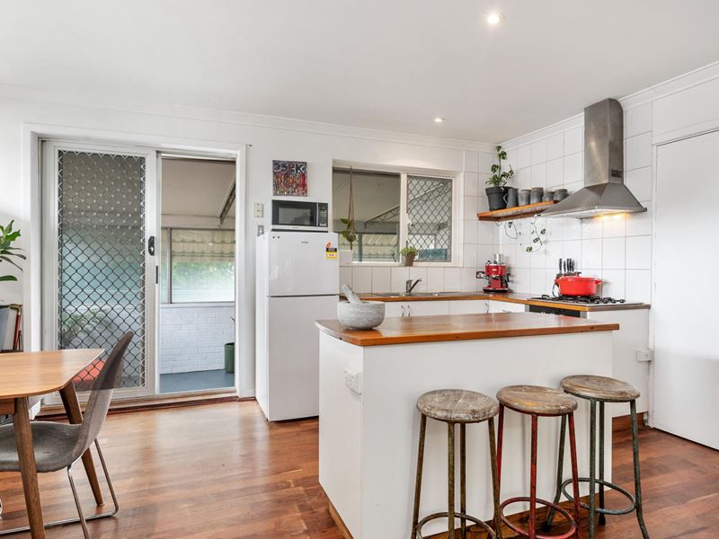 19 Lorraine Place, Hamilton Hill