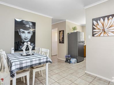 4/2 Lakeside Terrace, Mount Pleasant WA 6153