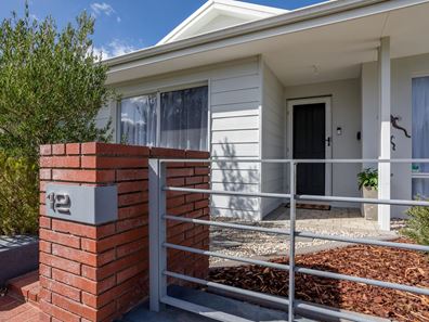 12 Cristonia Terrace, Byford WA 6122