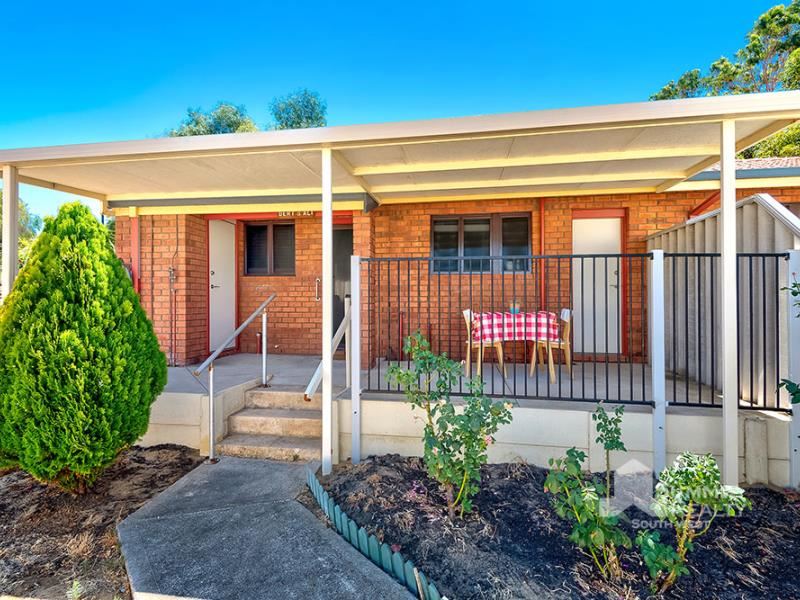 4/4 Davenport Way, Withers
