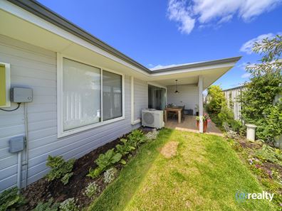 2 Vaughan Vista, Lange WA 6330