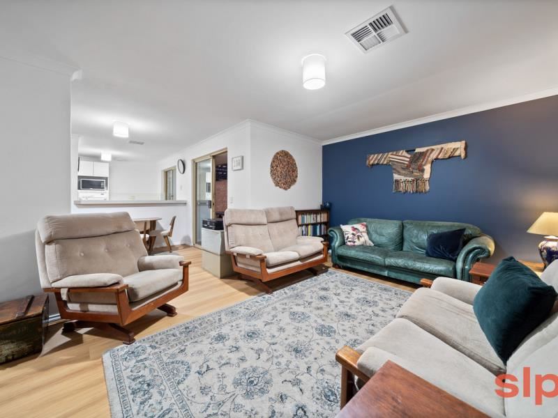 2/7 Ravenswood Drive, Nollamara