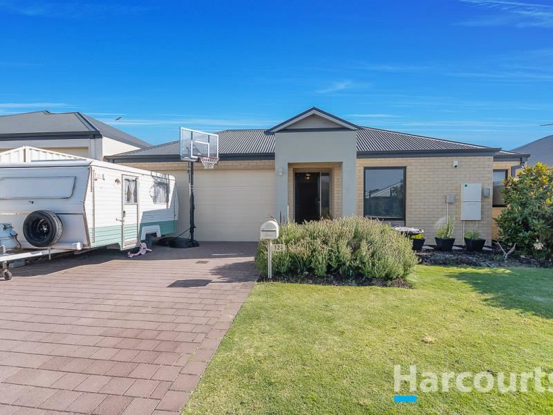 124 Shiraz Boulevard, Pearsall