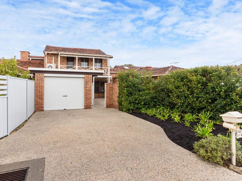 2/8 Earlston Way, Booragoon