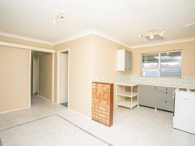 9 Kingsdown Road, Maddington WA 6109