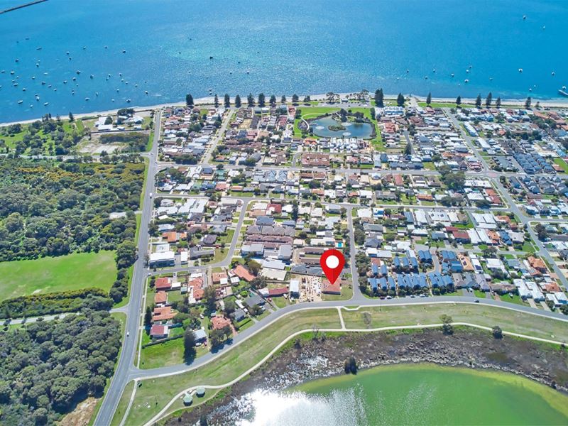 16 Lake Street, Rockingham