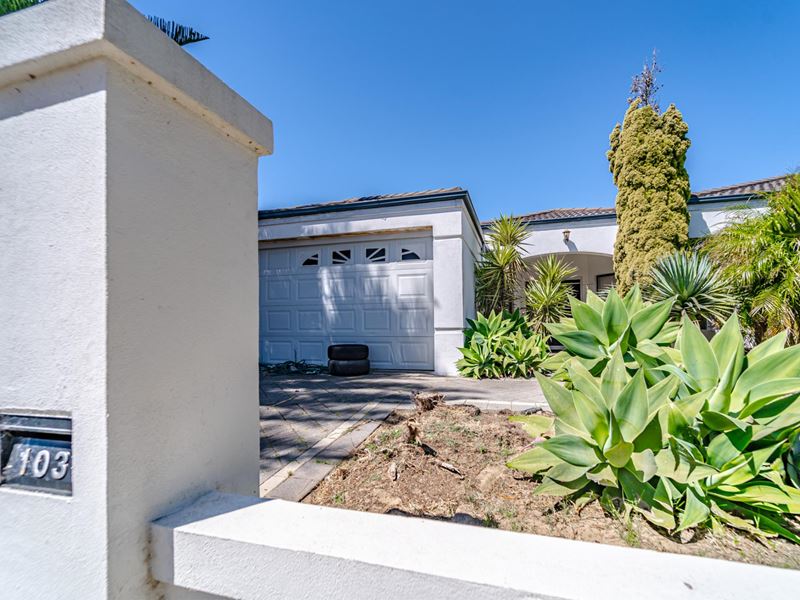 103 Grand Ocean Boulevard, Port Kennedy
