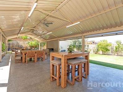 15 Winona Link, Banksia Grove WA 6031