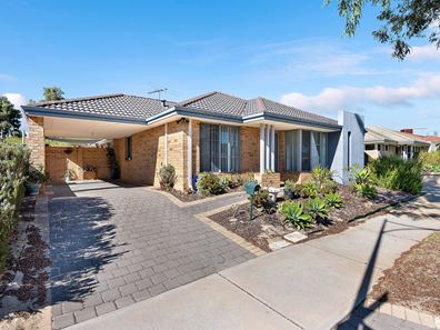 16 Peartree Terrace, Seville Grove WA 6112