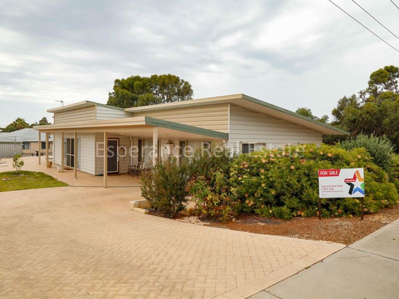 19 Birdwood Street, Hopetoun WA 6348