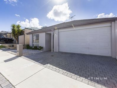 11 Hollywood Heights, Clarkson WA 6030