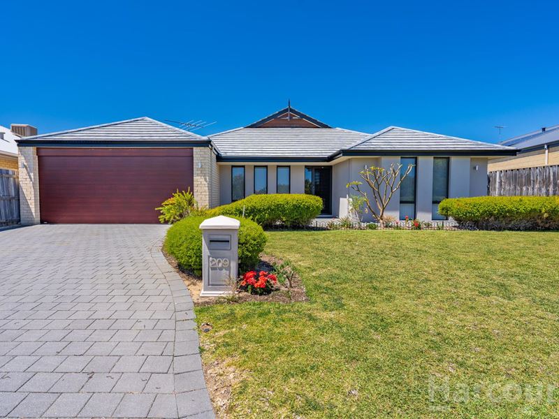 209 Peelwood Parade, Halls Head WA 6210