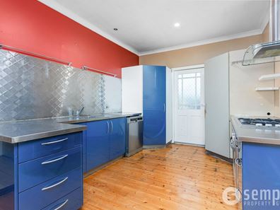 16 Ommanney Street, Hamilton Hill WA 6163