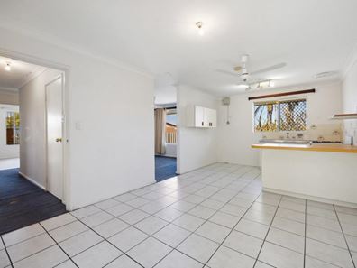 16B Tinaroo Court, South Lake WA 6164