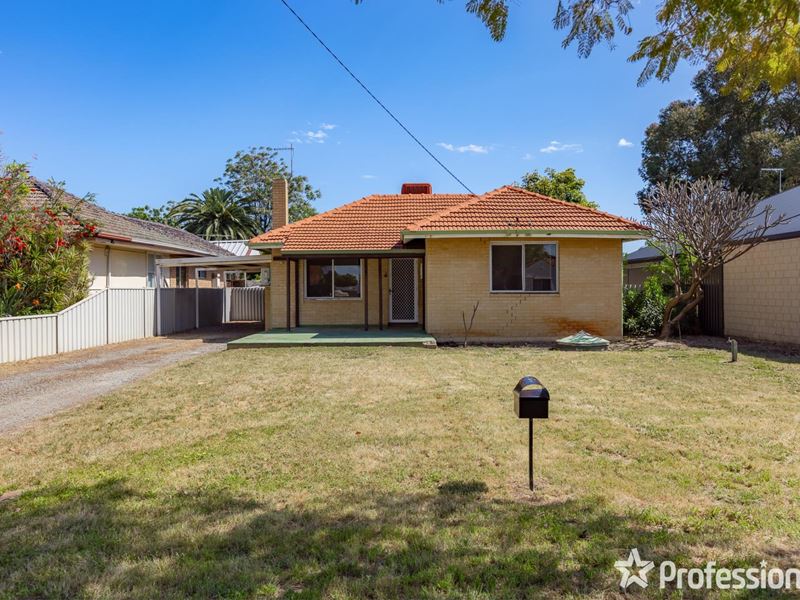 8 Comino Street, Cloverdale WA 6105