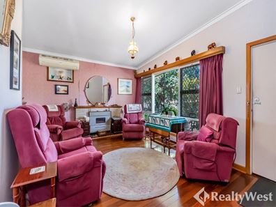 21 Beverley Road, Cloverdale WA 6105