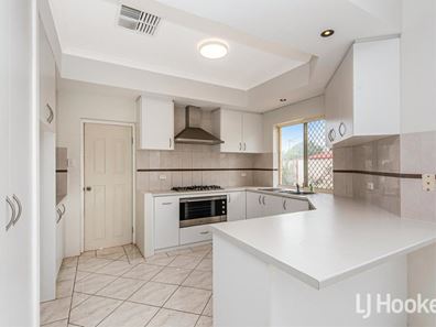 24A Spring Road, Thornlie WA 6108