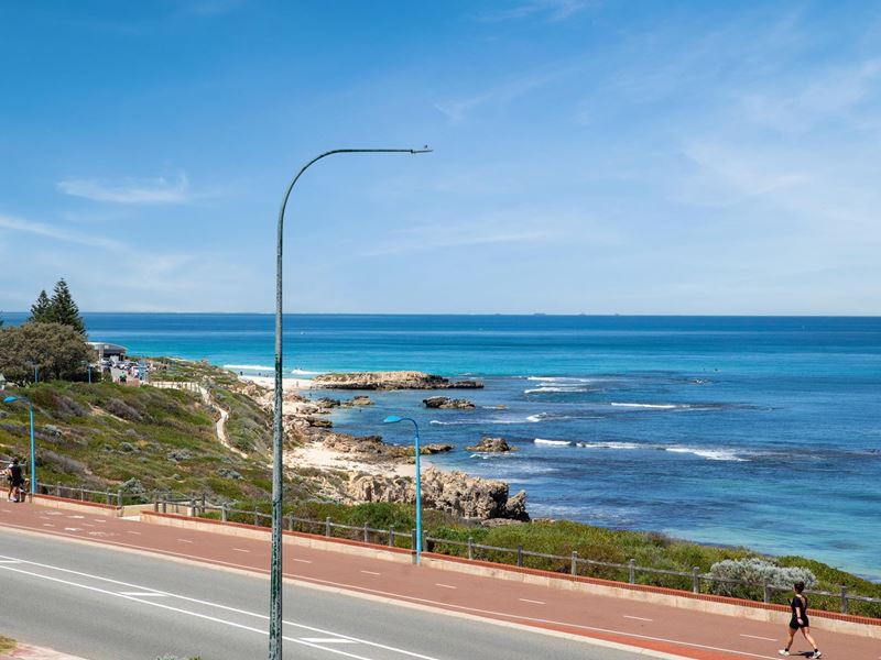 317 West Coast Drive, Trigg