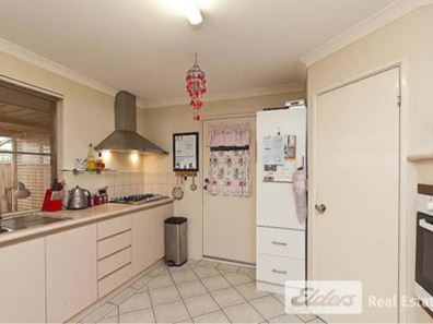 16 Nightingale Way, Warnbro WA 6169