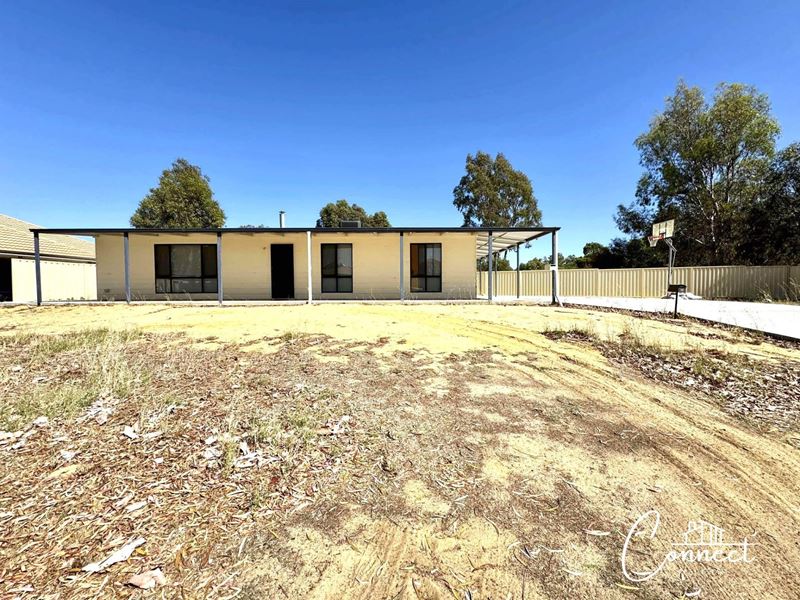 10 Riverside Outlook, Northam