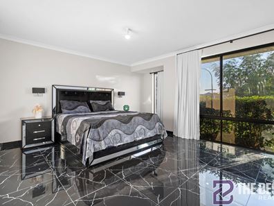 6 Starlight Pass, Seville Grove WA 6112