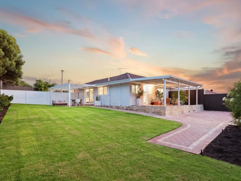 15B Mcwhae Road, Hillarys WA 6025