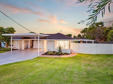 15B Mcwhae Road, Hillarys WA 6025