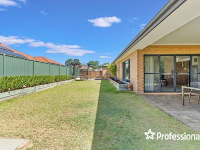33 Karlak Circuit, Forrestfield WA 6058