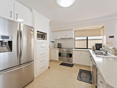 10 Colville Street, Waikiki WA 6169