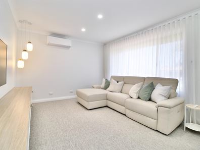 6 Nurrari Close, Waikiki WA 6169