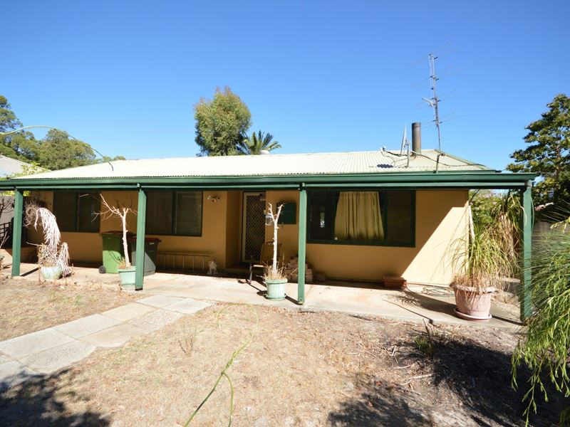 14 Poplar Street, Dwellingup WA 6213