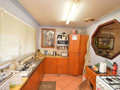 14 Poplar Street, Dwellingup WA 6213