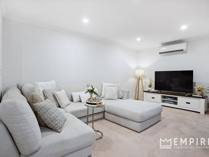 8/9 Groves Avenue, Attadale
