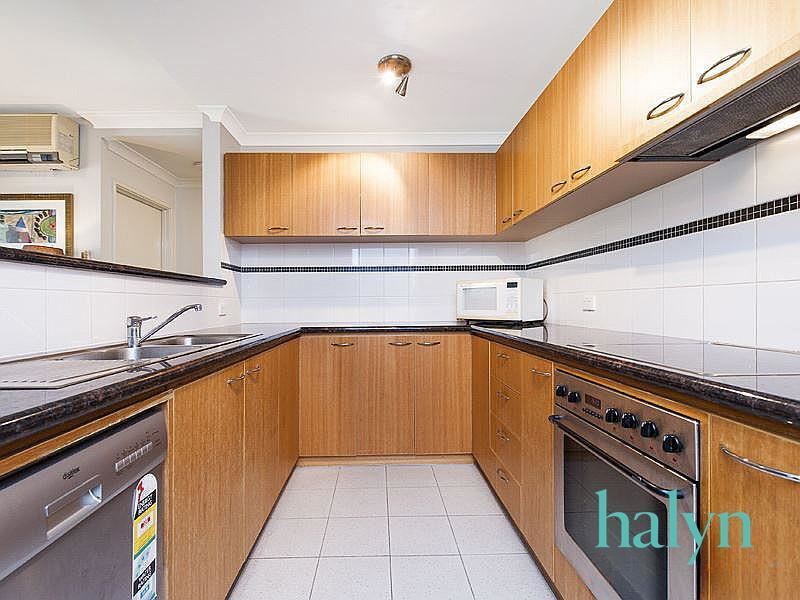 15/118 Mounts Bay Road, Perth