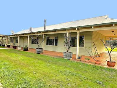 469 Smith Road, Bullsbrook WA 6084