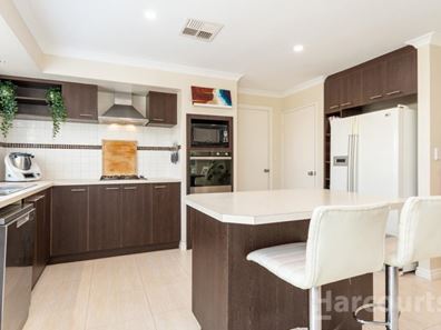 14 Compar Road, Banksia Grove WA 6031