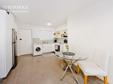 2/137 Hasting Street, Scarborough WA 6019