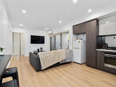 1/52 Odin Road, Innaloo WA 6018