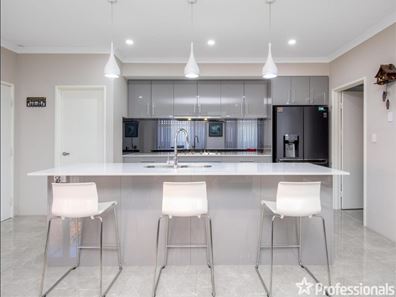 4 Mannikin Way, Maddington WA 6109