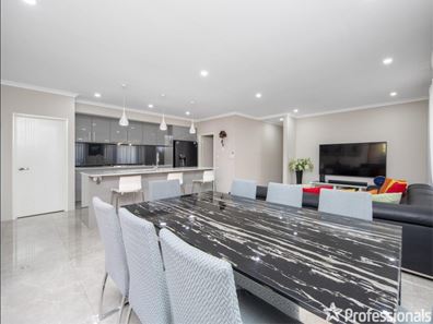 4 Mannikin Way, Maddington WA 6109