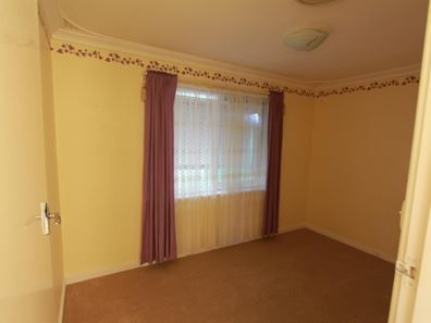 215 Knutsford Av, Kewdale WA 6105