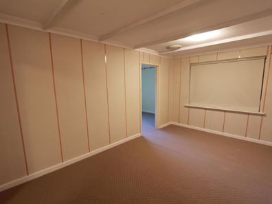 215 Knutsford Av, Kewdale WA 6105