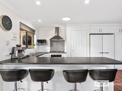 16 Orion Avenue, Mckail WA 6330