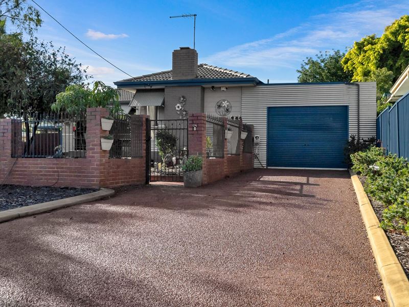 11 Sonego Avenue, Kelmscott WA 6111