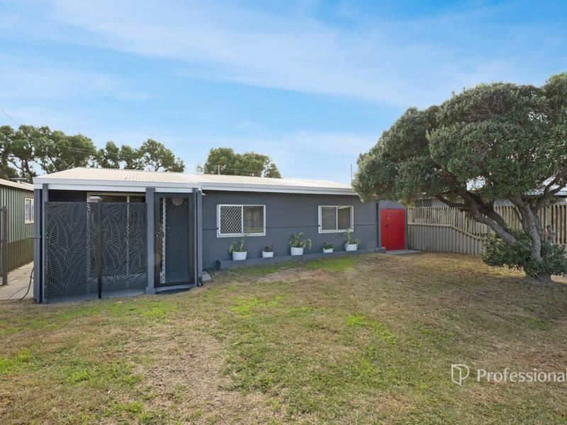 61 Marines Lane, West End