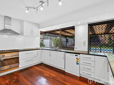 5 Summer Place, Thornlie WA 6108