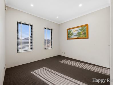 10 Kyle Way, Canning Vale WA 6155