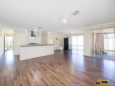 8 Swinden Crt, Maddington WA 6109