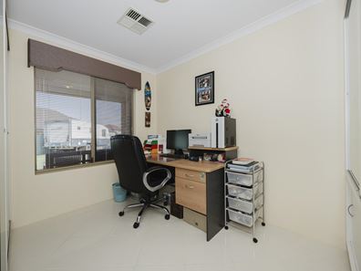 31 Stonewall Circuit, Landsdale WA 6065
