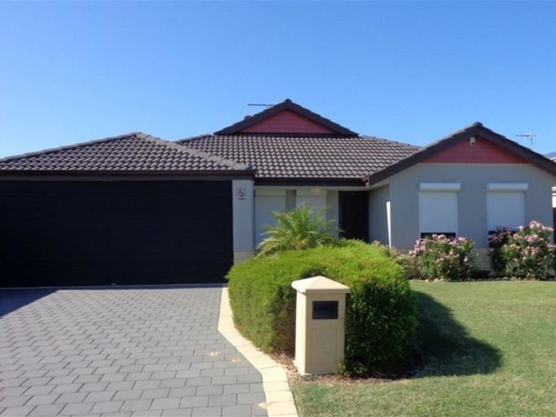 237 Peelwood Parade, Halls Head WA 6210